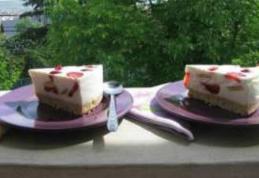 Tort de vară cu mascarpone și iaurt