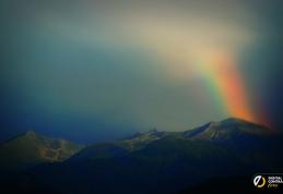 Americanii au filmat un curcubeu nocturn