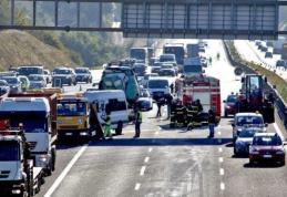 Accident grav pe o autostradă din Italia. Nouă persoane au fost rănite!