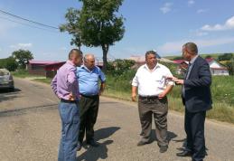 Lucrările de reparații și întreținere pe drumurile județene sunt în plină desfășurare în această perioadă - FOTO