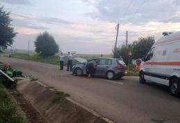 Motociclist în stare gravă după ce a intrat în coliziune cu un VW