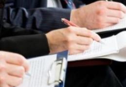 Modificări la Codul Muncii: Un angajat în delegație e obligat să aibă o copie de pe contractul de muncă la el?