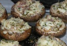 Ciuperci umplute cu brânză de vaci