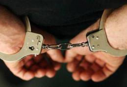 Tânăr reținut de polițiști după ce a tâlhărit o femeie