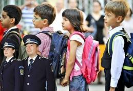 Poliţiştii botoşăneni alături de elevi, la începutul unui nou an şcolar