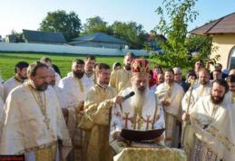 Sfințire de biserică în Parohia Satu Nou din Protopopiatul Dorohoi în prezența Înaltpreasfințitului Teofan - FOTO	