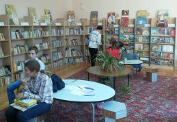 Biblioteca Municipală Dorohoi a găzduit vernisajul expoziției de pictură „A fost odată ca niciodată...Vacanță de Basm Românesc” - FOTO
