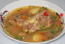 Ciorbă din oase de porc