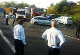 Accident TERIBIL. Membrii trupei DJ Project au fost răniți după ce un TIR s-a răsturnat peste mașina lor - FOTO