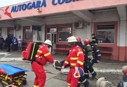 Incendiu produs în urma unui scurtcircuit la Autogara Dorohoi: Exercițiu de amploare a pompierilor – FOTO