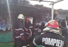 Un bărbat de 38 de ani şi-a pierdut viaţa în urma unui incendiu, izbucnit în locuinţa sa