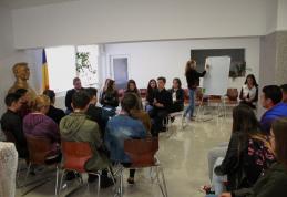Dezbatere despre Modificarea Constituției la Seminarul Teologic Dorohoi - FOTO