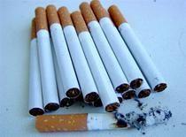 A rămas fără permis de mic trafic, fără ţigări şi fără maşină