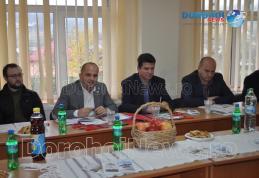 Întâlnire a micilor fermieri în vederea asocierii pentru a beneficia de fonduri de dezvoltare - FOTO