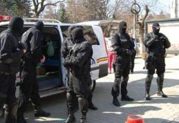 Percheziţii desfăşurate la această oră de poliţişti la persoane cercetate pentru comiterea de furturi din locuinţă