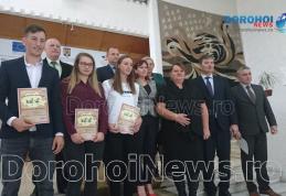 Zece dintre cei mai buni sportivi ai CS Botoşani, premiaţi la Prefectură