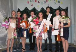 Liceul din Pomîrla și-a desemnat cei mai frumoși boboci – GALERIE FOTO