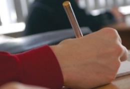 Încep examenele de corigenţă pentru elevii claselor terminale de liceu