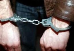 Reţinut pentru tâlhărie. I-a furat unui bărbat haina, cardurile și banii