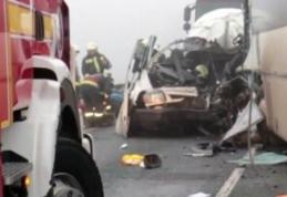 TRAGEDIE pe ȘOSEA! Un microbuz cu nouă românce, implicat într-un accident, în Italia
