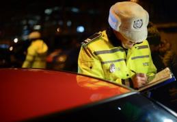 Aventură ce se putea termina tragic pentru doi tineri. Beți și fără permis s-au urcat la volan