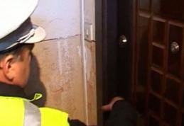 O dorohoiancă a sunat la 112 să anunțe că o bate concubinul. Când au ajuns polițiștii surpriză...