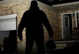 Tânăr, din Dorohoi, cercetat penal pentru furt calificat. A sustras mai multe bunuri din locuințe