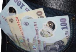 Bărbat lăsat fără bani în timp ce se afla în staţia de maxi-taxi