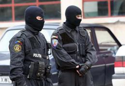 Percheziții domiciliare la persoane bănuite de comiterea de furturi din buzunare