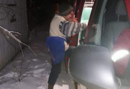 Cinci persoane fără adăpost din Dorohoi, salvate de la îngheţ şi duse la un centru social