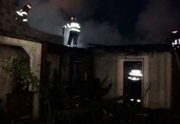 Pompierii au intervenit pentru stingerea unui incendiu puternic la Vorona - FOTO