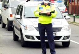 Un șofer cu „alcool la bord” și altul fără permis de conducere, depistați și „taxați” de polițiști