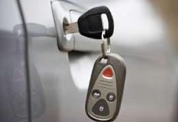 Cat costa o masina la mana a doua, fabricata dupa anul 2000