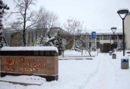 Universitatea din Suceava anunţă sistarea cursurilor din cauza gerului...din clase