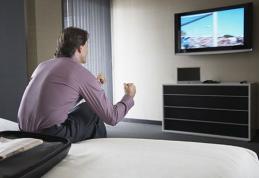 Sase ore pe zi in fata televizorului scurteaza viata unei persoane cu cinci ani