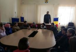 Educație juridică pentru elevii Școlii Gimnaziale „Dimitrie Pompeiu” Broscăuți - FOTO