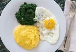 Piure de urzici cu mămăliguţă