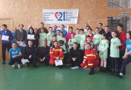 Pompierii si jandarmii botoşăneni s-au alăturat, duminică, copiilor cu sindrom Down, în „Ştafeta Prieteniei” - FOTO