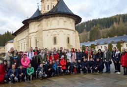 Bucurii, emoții, încercări, solidaritate și prietenii toate înmănunchiate în excursia „CARTEA UNEȘTE INIMI” - FOTO