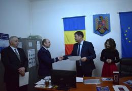 Ziua Paşaportului, sărbătorită de funcţionarii Serviciului de Paşapoarte alături de prefectul Dan Şlincu - FOTO