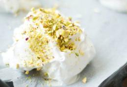 Bezele uriașe cu fistic și apă de trandafiri