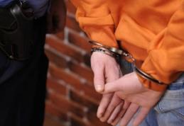 Trei bărbați reţinuţi după ce au tâlhărit un camarad de pahar