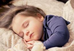S-a descoperit. Care este ora ideală la care să-ți culci copilul
