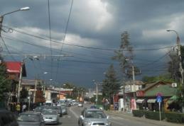 PROGNOZA METEO. Instabilitate atmosferică, ploi şi descărcări electrice în următoarele zile
