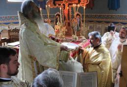 ÎPS Teofan prezent la Dorohoi! Sfânta Liturghie, hirotonie și hirotesie săvârșite la Biserica „Sf. Împărați” - FOTO