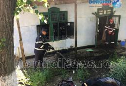 Neatenția poate genera o tragedie! Incendiu la o casă de pe strada 1 Decembrie din Dorohoi - FOTO
