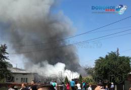 Incendiu puternic izbucnit pe strada Liliacului din Dorohoi - FOTO