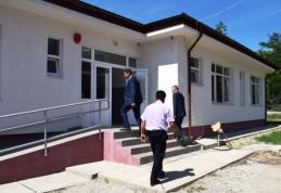 Conducerea Instituţiei Prefectului, prezentă la recepţia a trei grădiniţe în judeţ