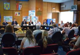 Întâlnire între finanţatori şi potențialii beneficiarii de fonduri europene prin PNDR, găzduită de Instituţia Prefectului - FOTO