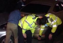 Un dorohoian rupt de beat la volan, a făcut praf o maşină parcată regulamentar